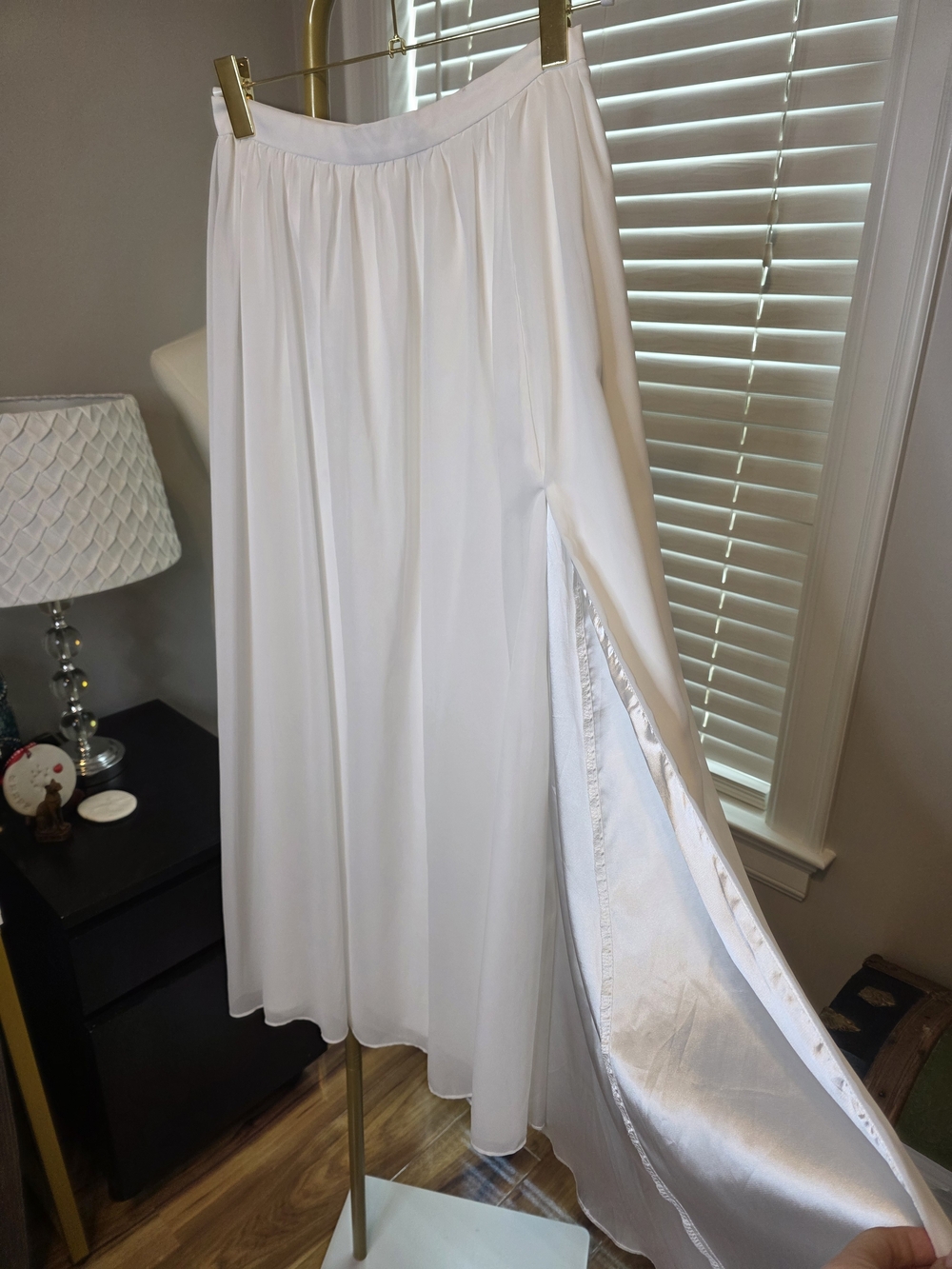 Lulu's White Satin-Lined Skirt with Side Slit